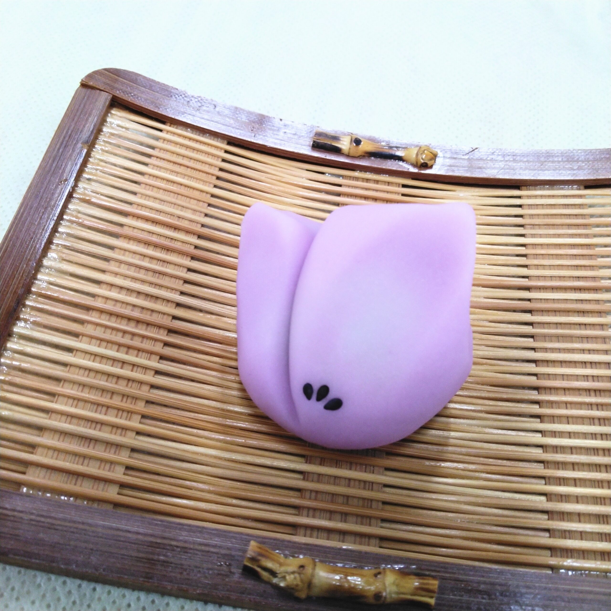 桔梗(ききょう)　　　　　　　　　　練切製