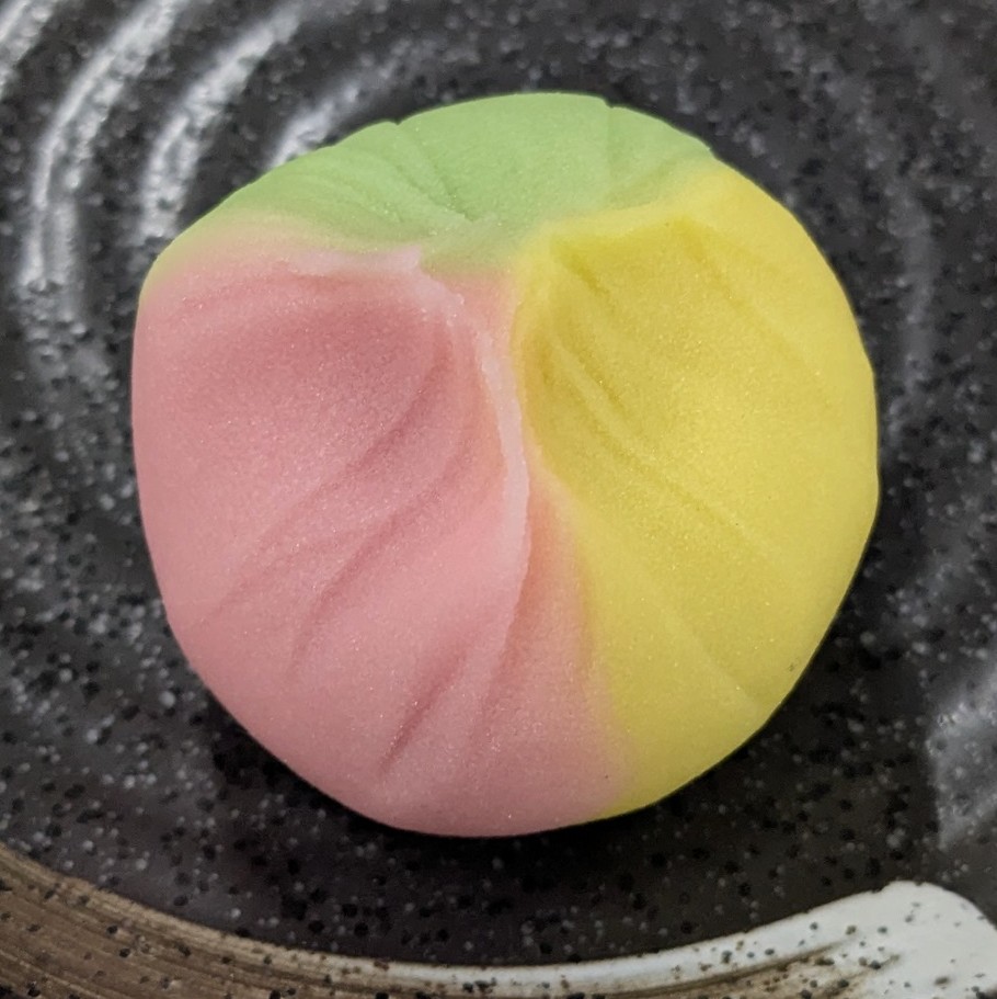 野の春（ののはる）　　　　　練切製