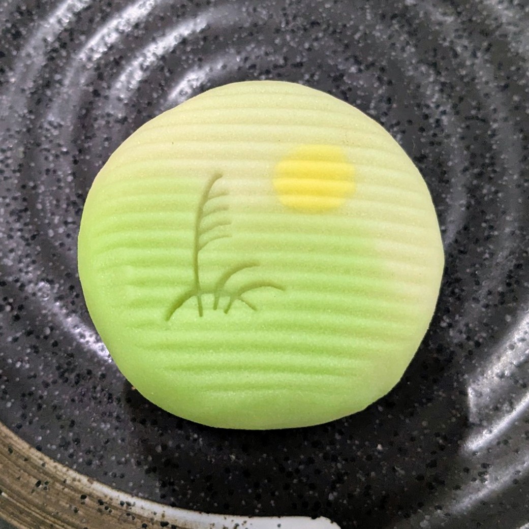 秋の夜(あきのよる)　　　　　　　　　練切製